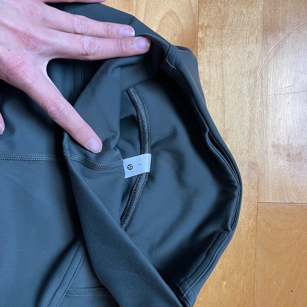 Lululemon legging - Picture 4 of 4